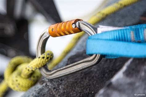 what are carabiners used for